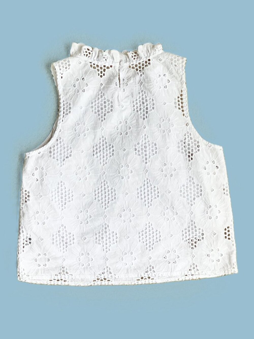 New J. Crew White Fleur Ruffle Neck Eyelet Sleeveless Top, Small, BR583 - Picture 3 of 11
